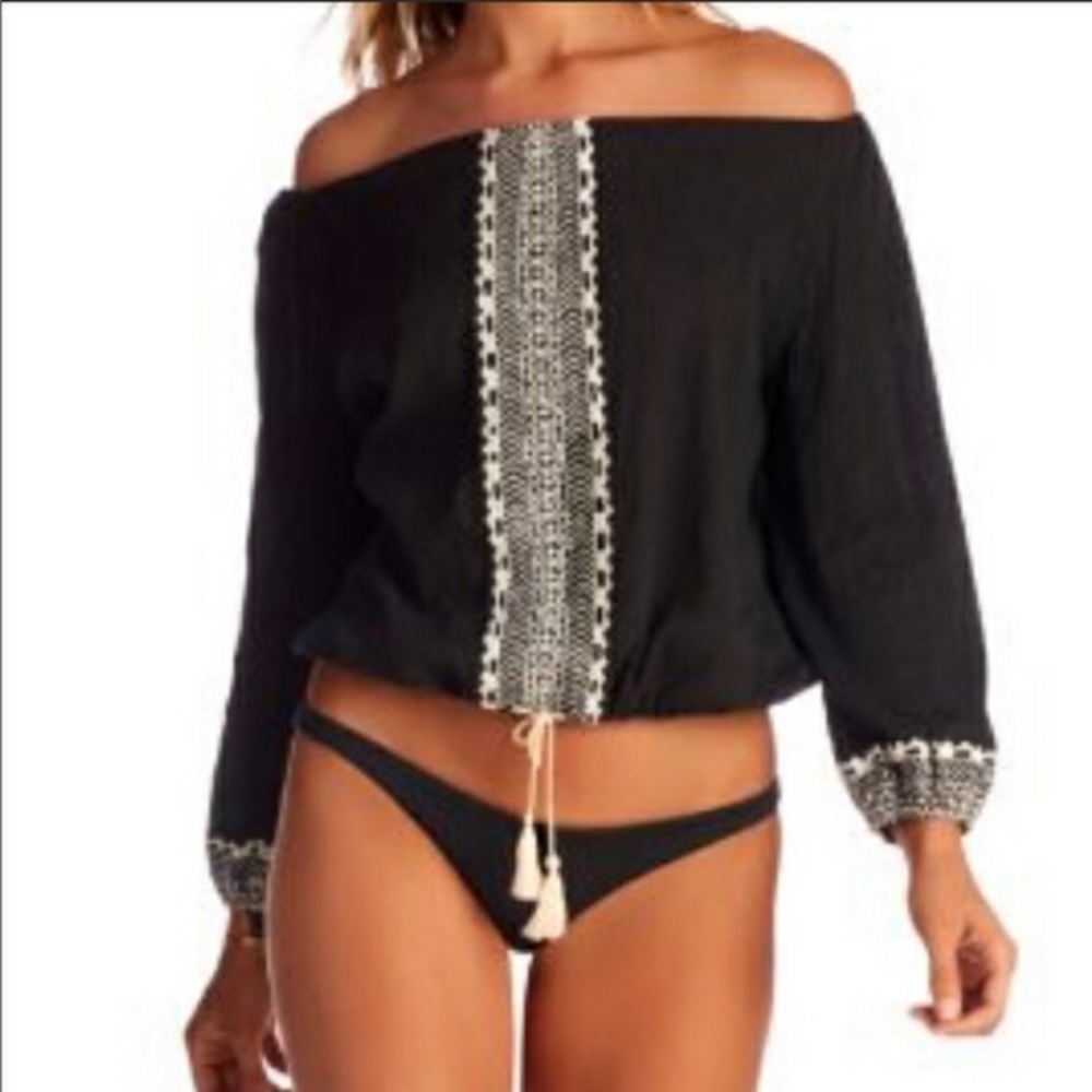 Vitamin A size s  Capri cropped peasant top NWT